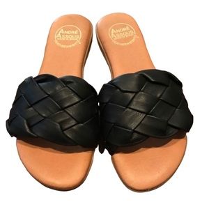 Andre Assous Featherweights $119 Nicki Black Braided Leather Sandals Size 7